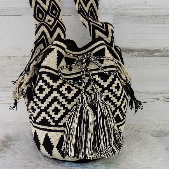 Wayuu Tribe Handbags - CHILA HANDMADE DRAWSTRING BUCKET BAG